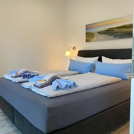 Haus Pirola Und Esens Apartment