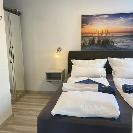 Apartment Haus Pirola Und Esens *